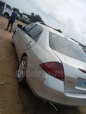Honda Accord 2006 Silver