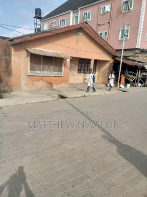 10bdrm House in Alawonle, Agbotikuyo for sale