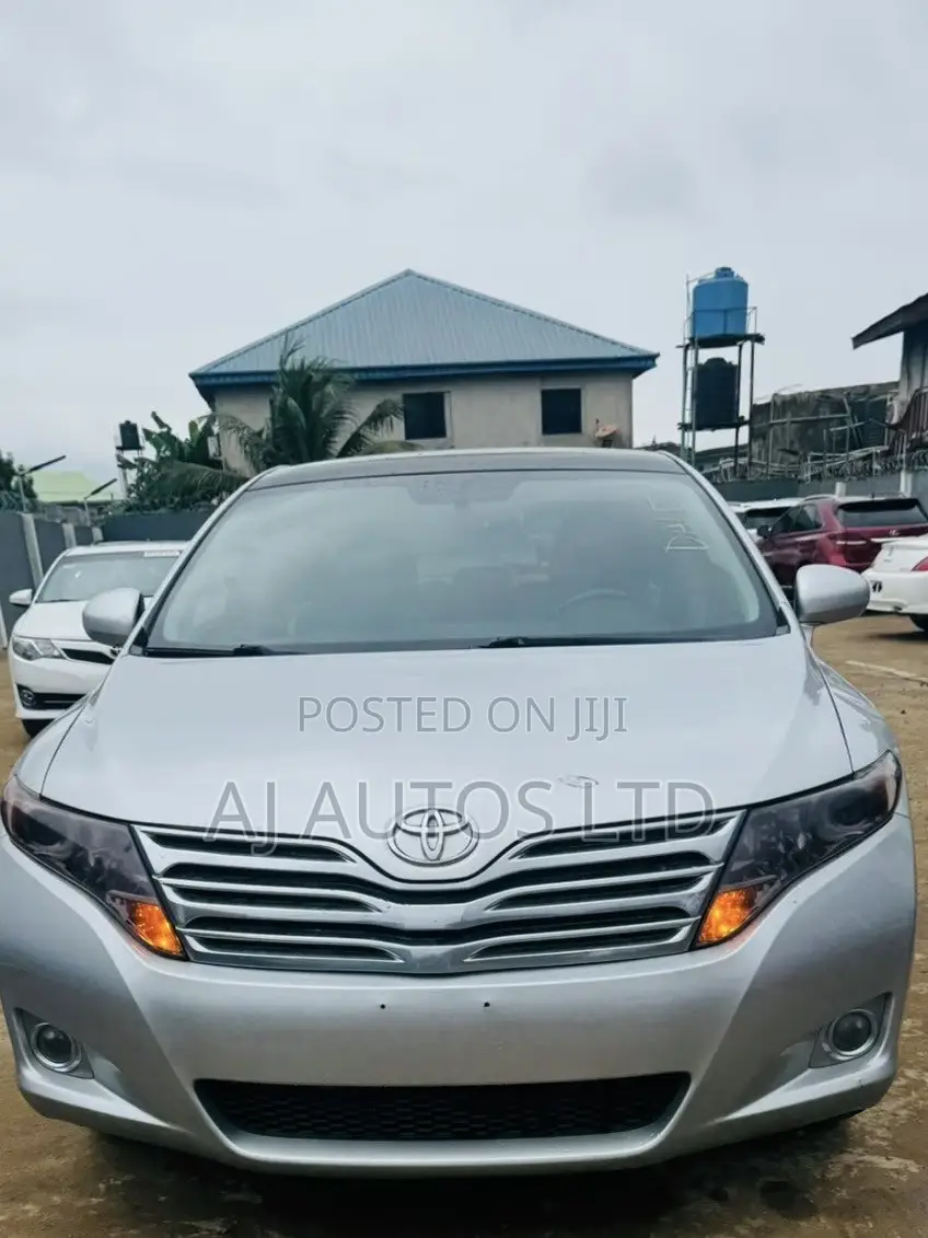 Toyota Venza 2010 Silver