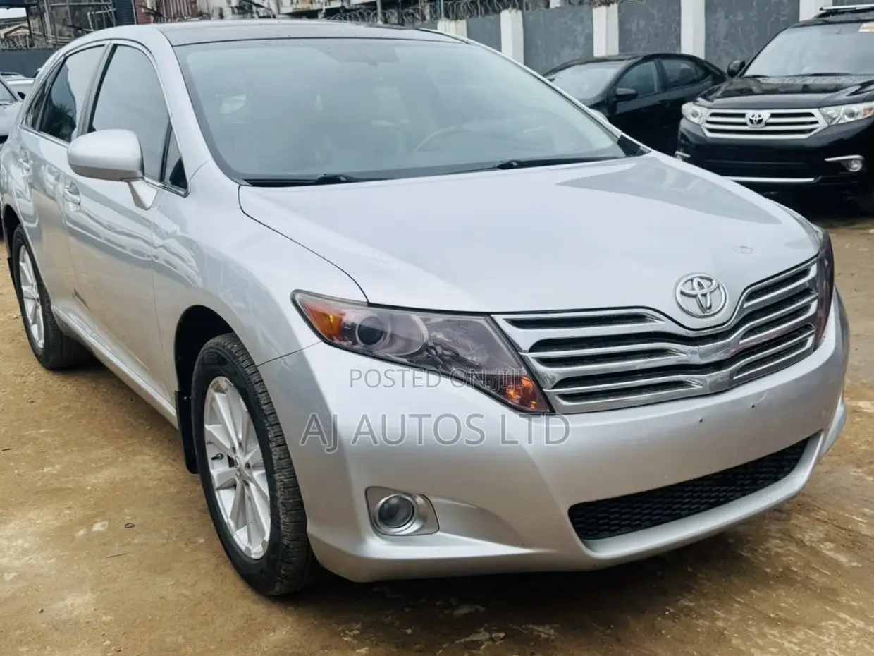 Toyota Venza 2010 Silver