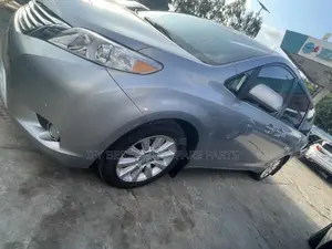 Toyota Sienna XLE 7 Passenger Mobility 2012 Silver