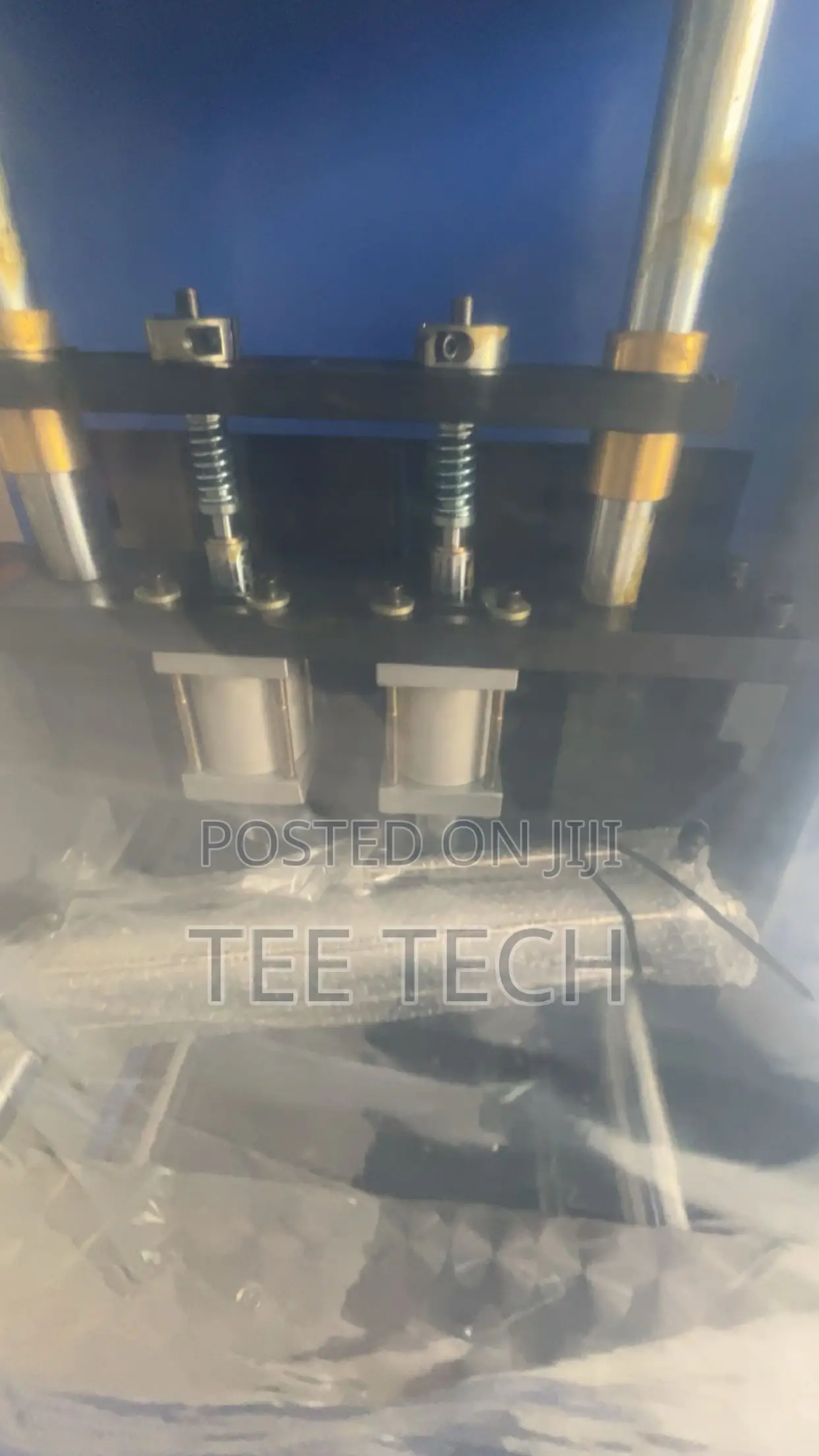 2 Cavities Pet Blowing Machine