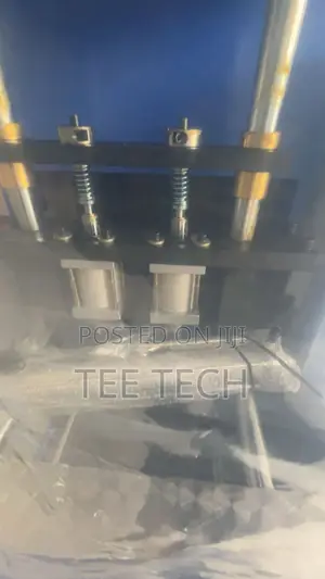 2 Cavities Pet Blowing Machine