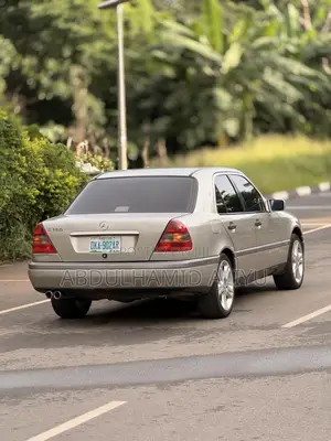 Mercedes-Benz C180 2002 Gold
