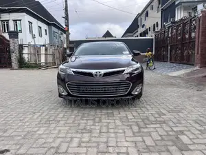 Toyota Avalon XLE Premium 4dr Sedan (3.5L 6cyl 6A) 2015 Burgundy