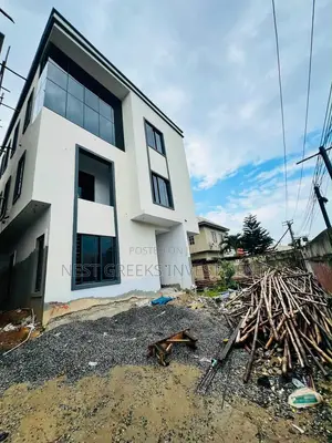 5bdrm Duplex in Adeniyi Jones for sale
