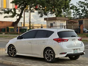 Toyota Corolla 2017 White