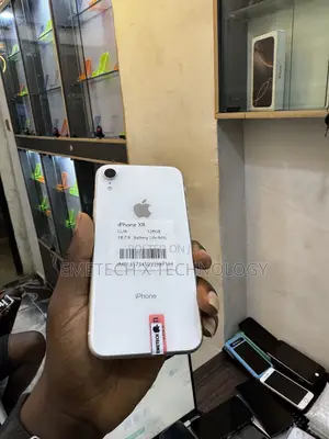 Apple iPhone XR 128 GB White
