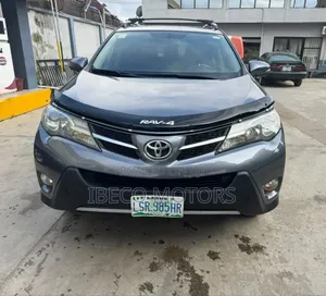 Toyota RAV4 XLE AWD (2.5L 4cyl 6A) 2013 Gray
