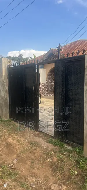6bdrm Bungalow in Agric Olope, Ado Ekiti for sale