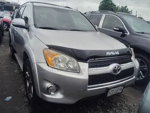 Toyota RAV4 2011 Silver