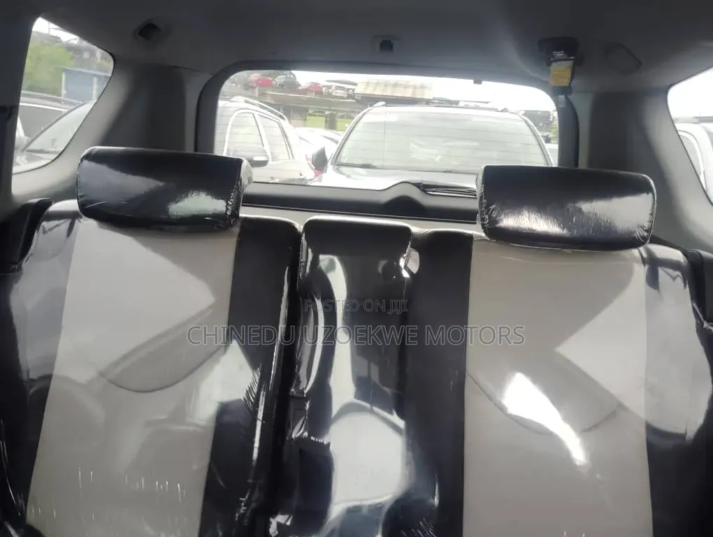 Toyota RAV4 2011 Silver