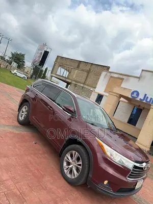 Toyota Highlander XLE 4dr SUV AWD (3.5L 6cyl 6A) 2014 Brown