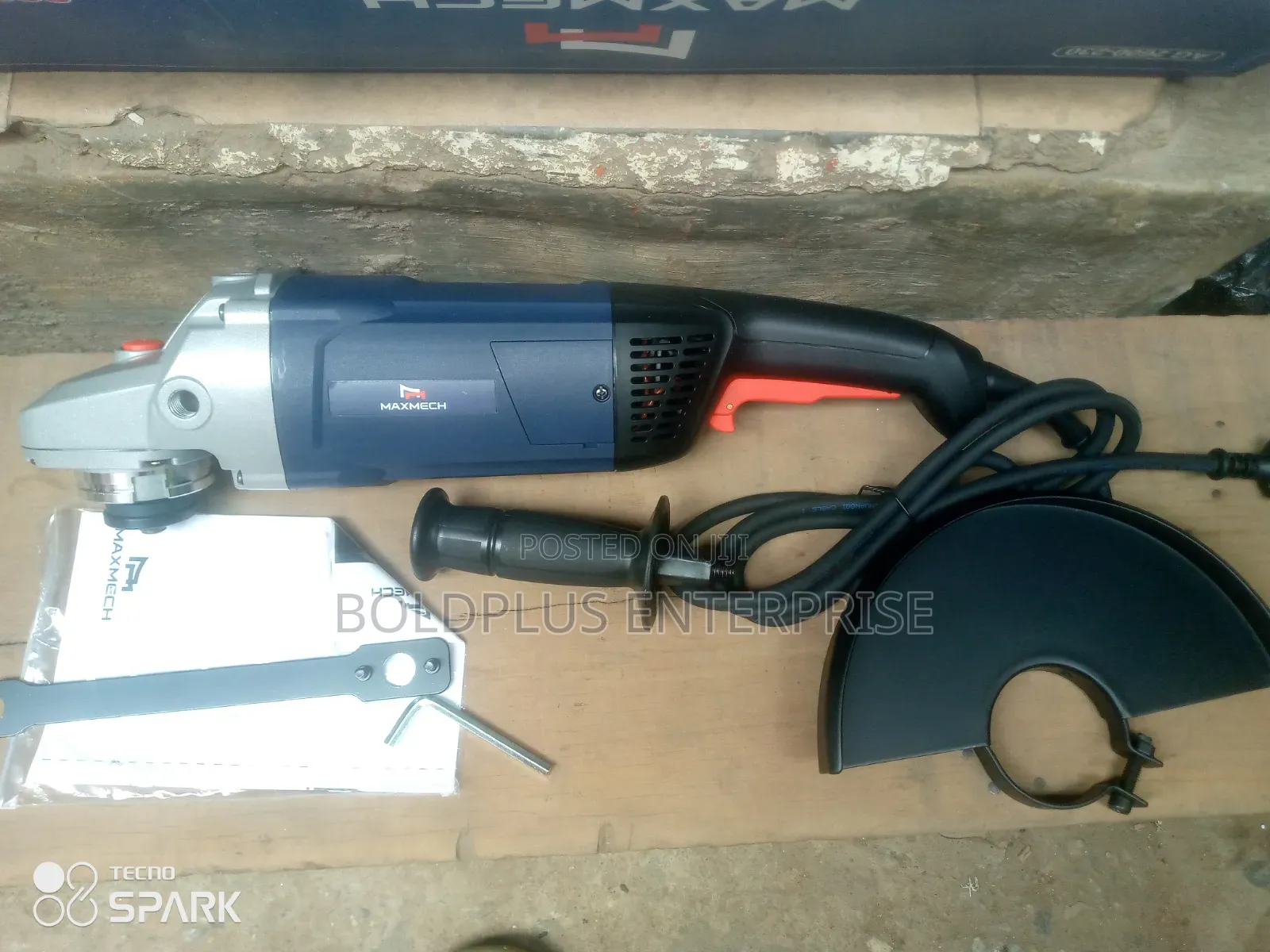 2600 Watts 9 Inches Maxmech Angle Grinding Machine