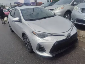 Toyota Corolla 2018 Silver