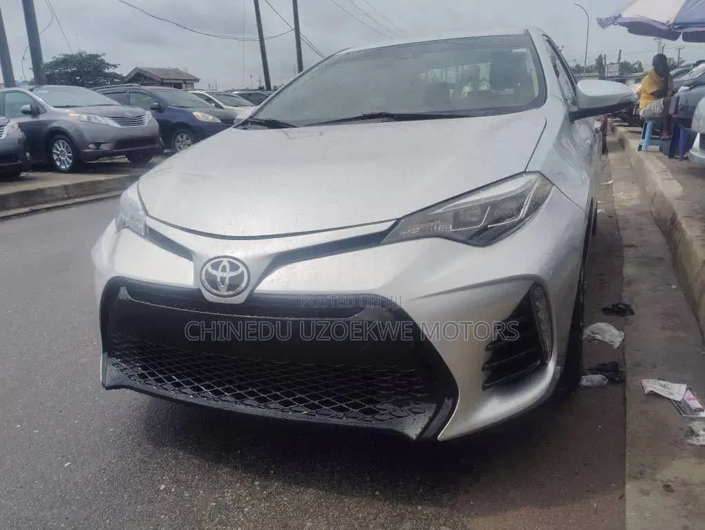 Toyota Corolla 2018 Silver