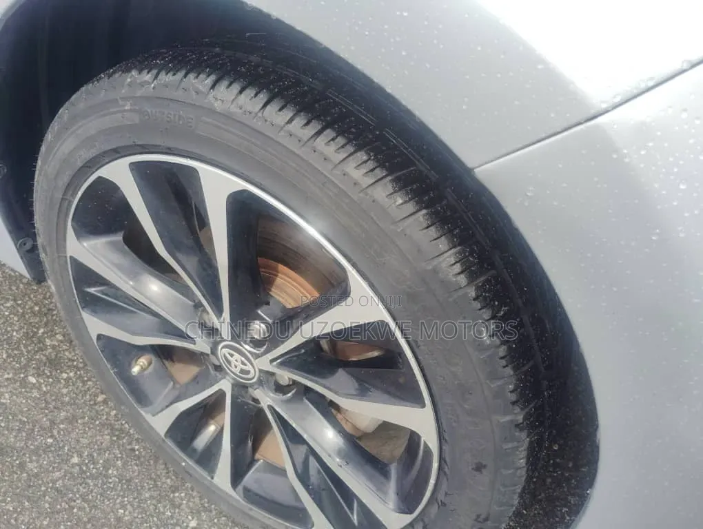 Toyota Corolla 2018 Silver