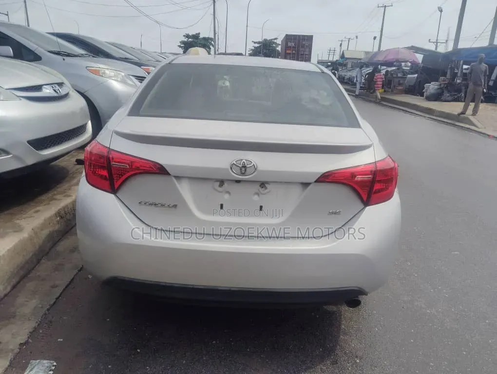 Toyota Corolla 2018 Silver