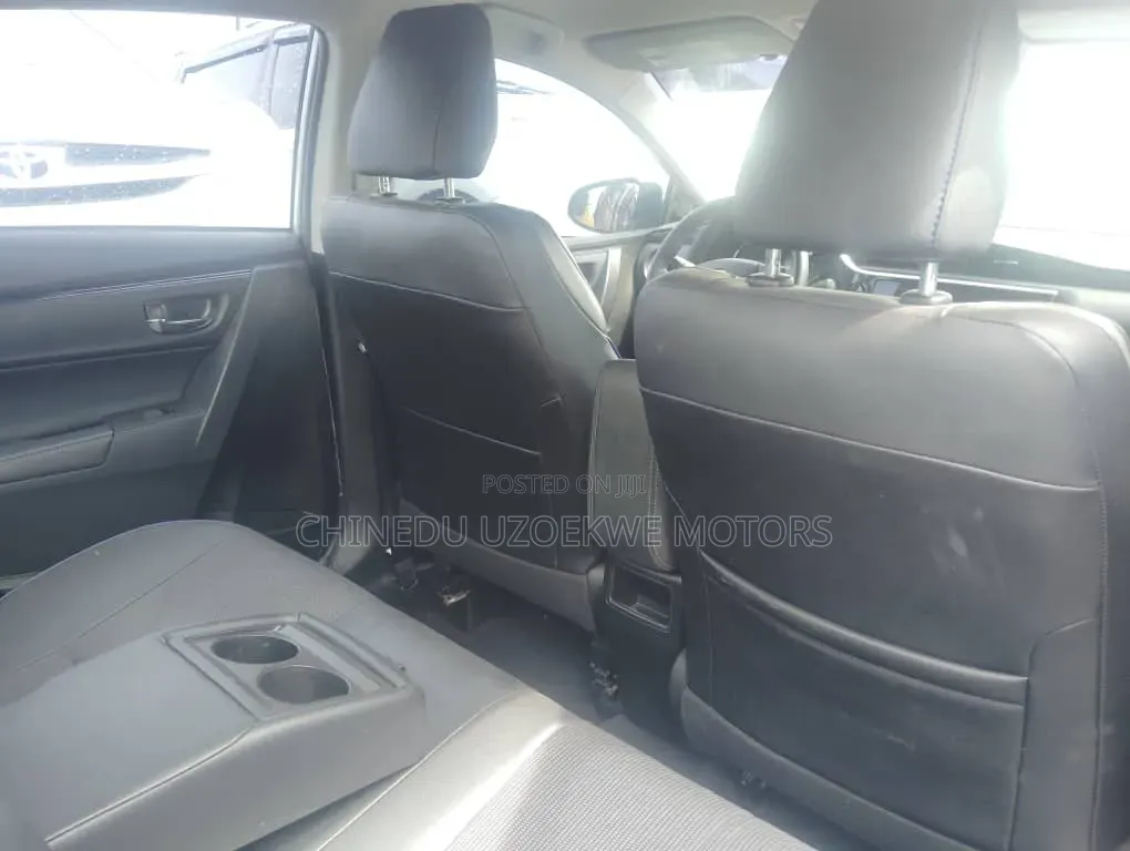 Toyota Corolla 2018 Silver