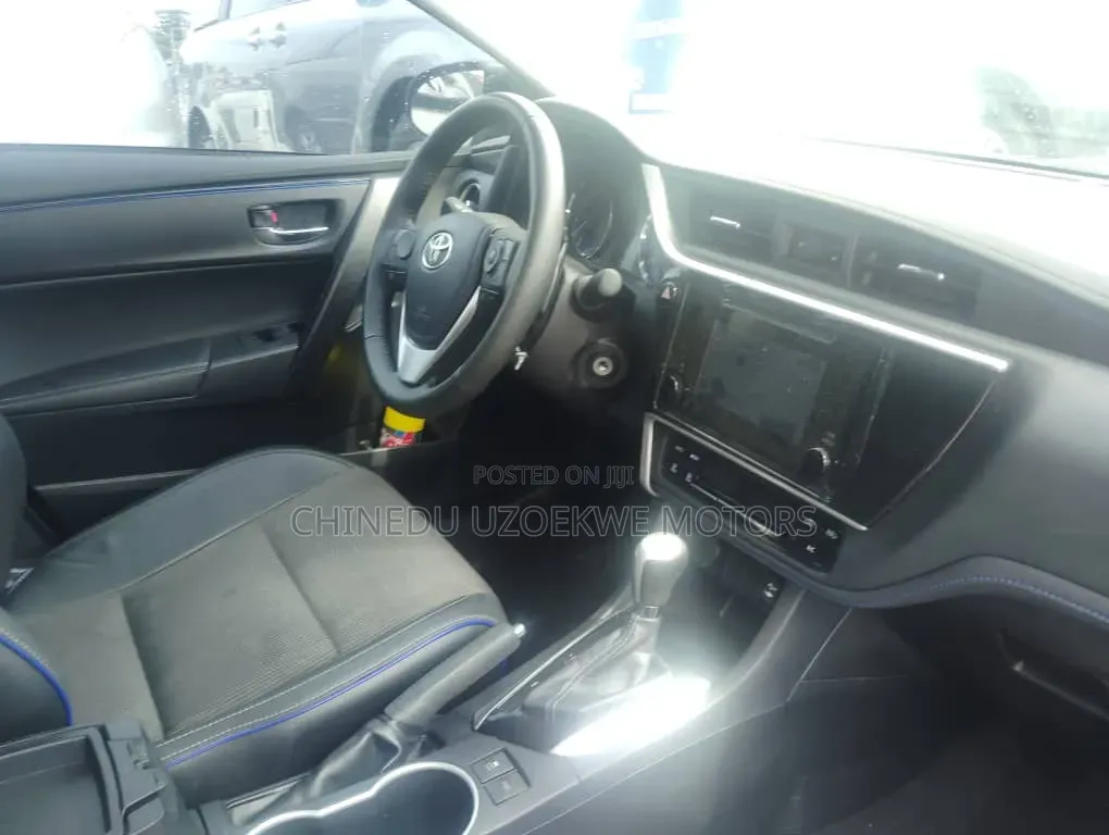 Toyota Corolla 2018 Silver