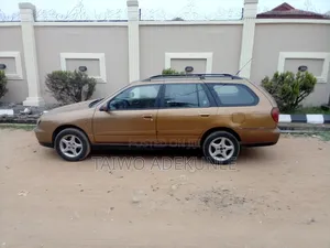 Nissan Primera 1.8 Visia 2006 Gold