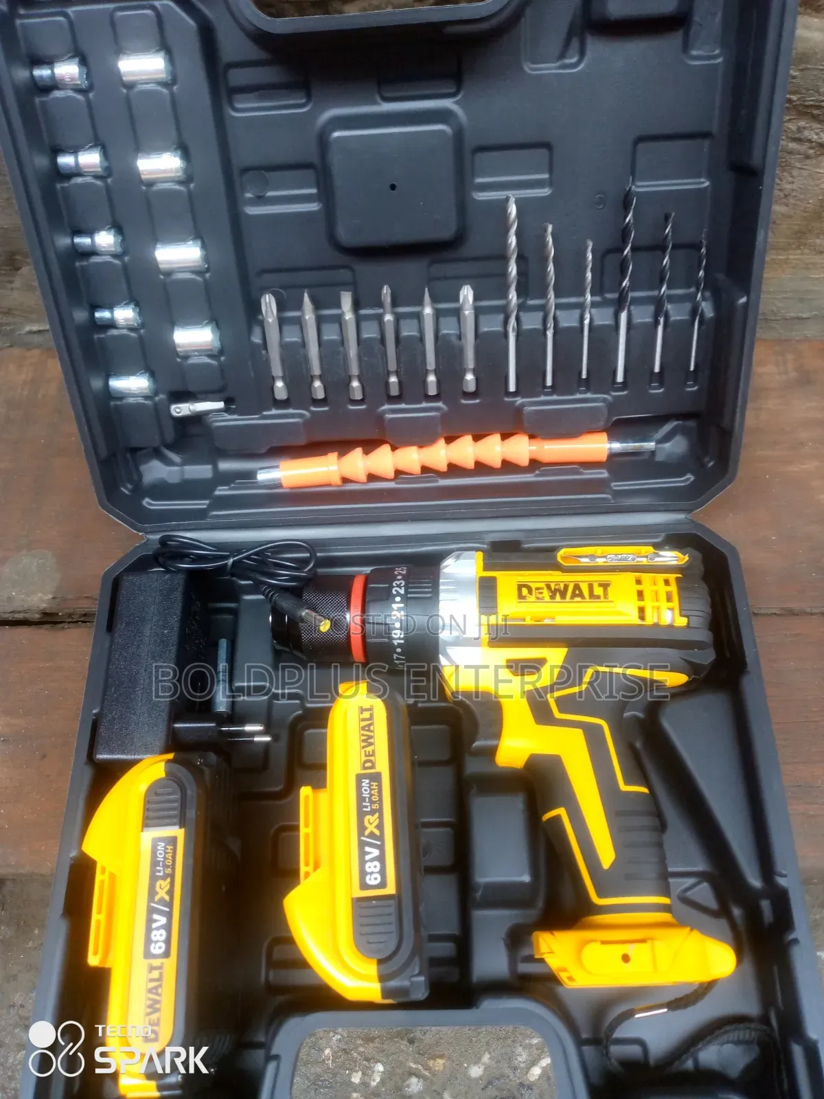 68 Volt Dewalt Cordless Drilling Machine