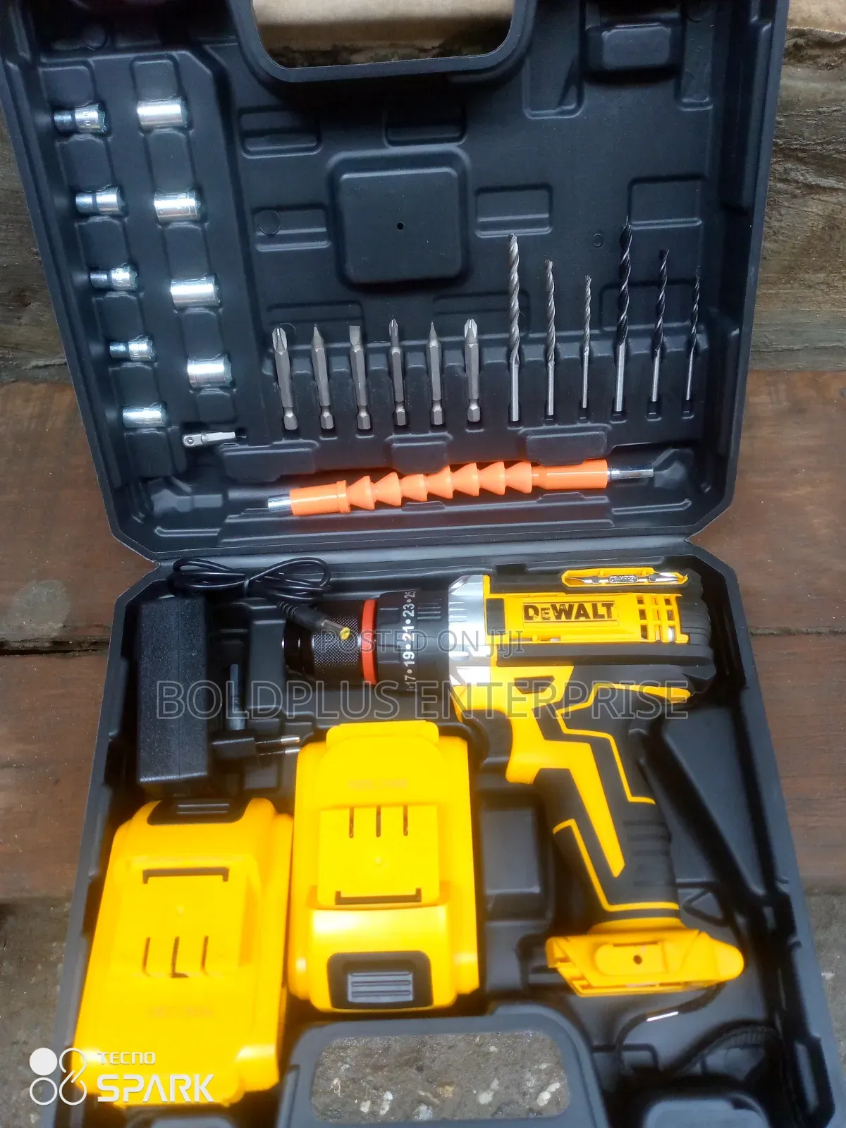 68 Volt Dewalt Cordless Drilling Machine