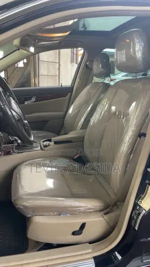 Mercedes-Benz C250 2011 Blue