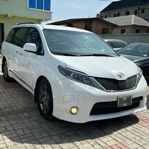 Toyota Sienna Limited 7 Passenger (3.5L 6cyl 6A) 2016 White