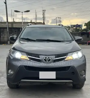 Toyota RAV4 XLE AWD (2.5L 4cyl 6A) 2013 Gray
