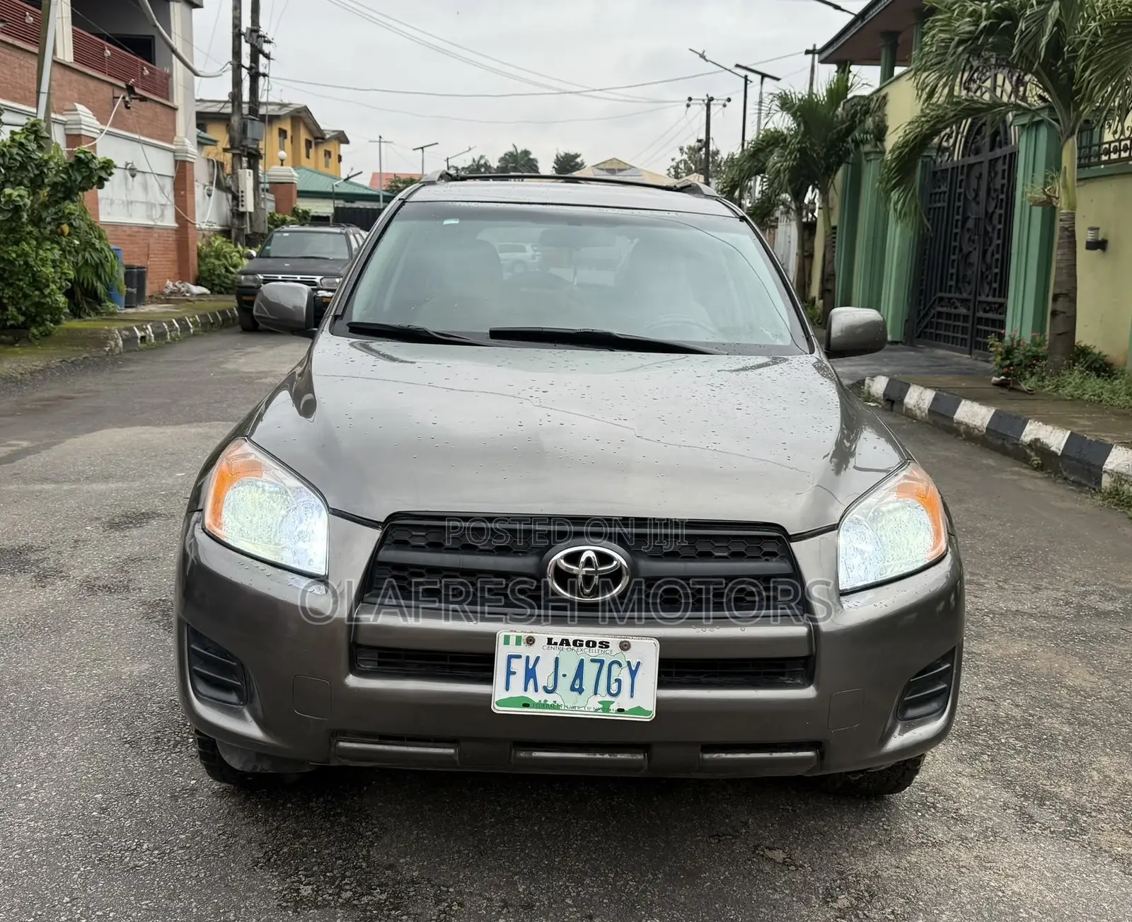 Toyota RAV4 2011 Brown