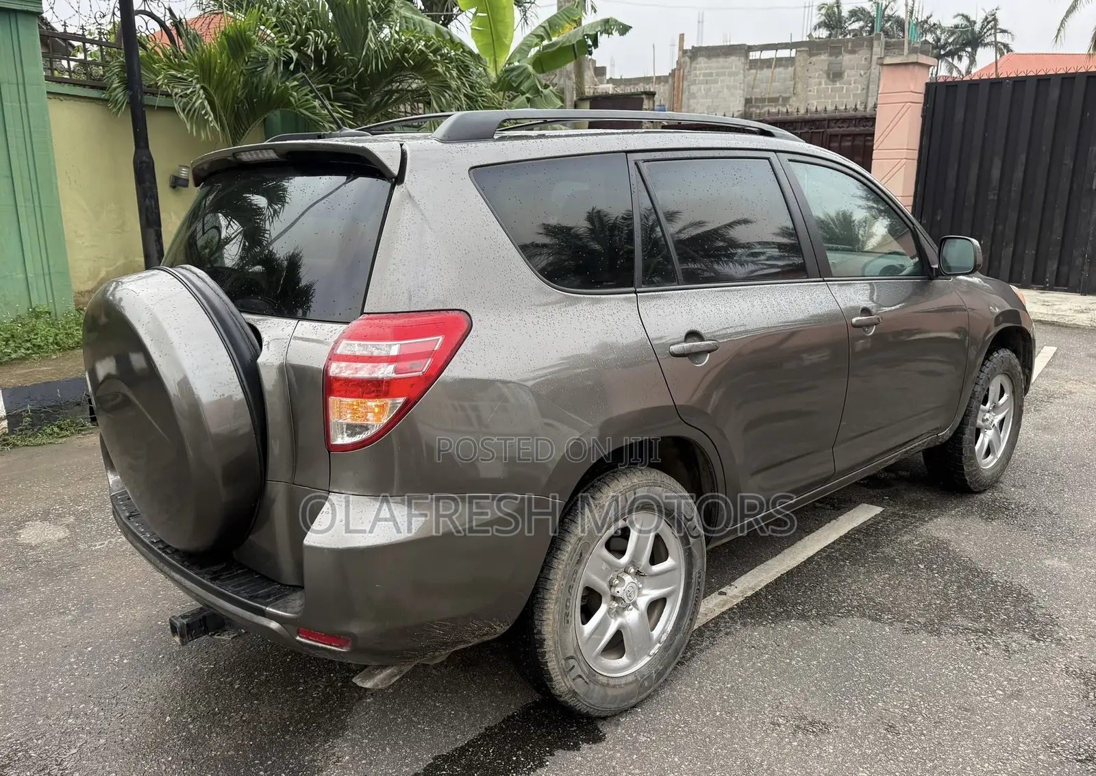 Toyota RAV4 2011 Brown