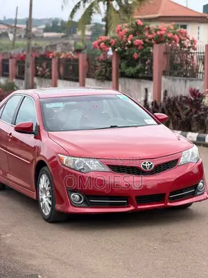 Toyota Camry SE 4dr Sedan (2.5L 4cyl 6A) 2013 Red