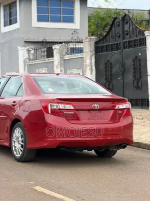 Toyota Camry SE 4dr Sedan (2.5L 4cyl 6A) 2013 Red