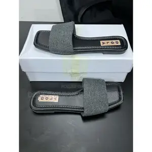 Minimalist Wide-Strap Flat Slide Sandals for Women