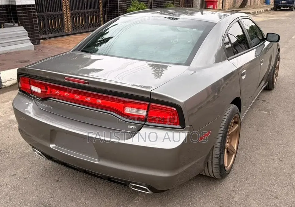 Dodge Charger R/T 2011 Gray