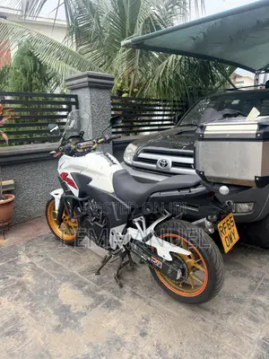 Honda CB 2016 White