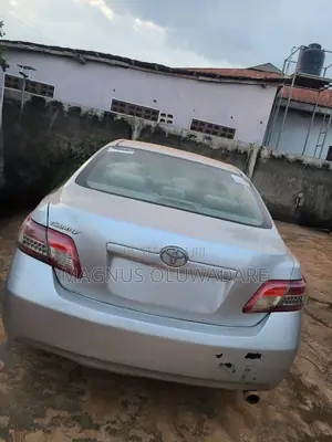 Toyota Camry LE 4dr Sedan (2.4L 4cyl 5A) 2009 White