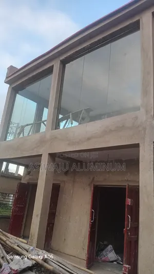 10mm Glass Partition With Tampered