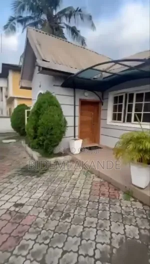 3bdrm Bungalow in Journalist Estate, Obafemi-Owode for sale