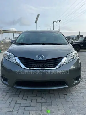 Toyota Sienna LE 8 Passenger 2012 Green