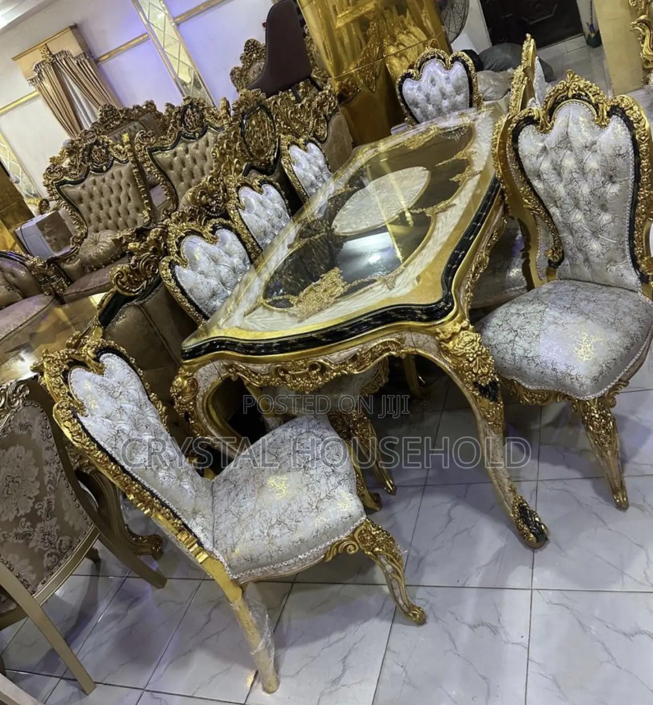 Royal Paradise Dining by 8