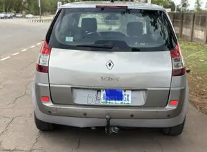 Renault 11 2011 Gray