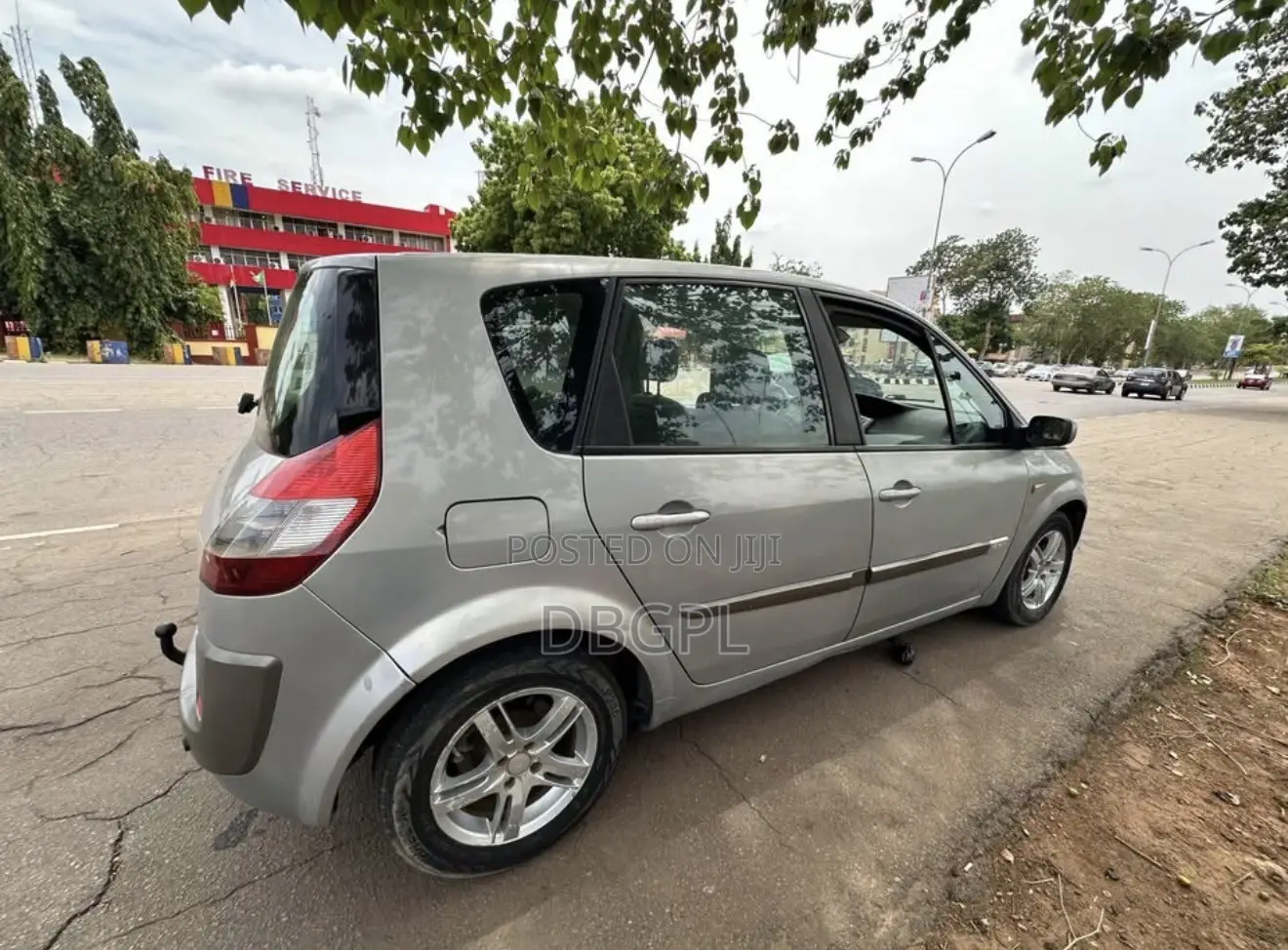Renault 11 2011 Gray