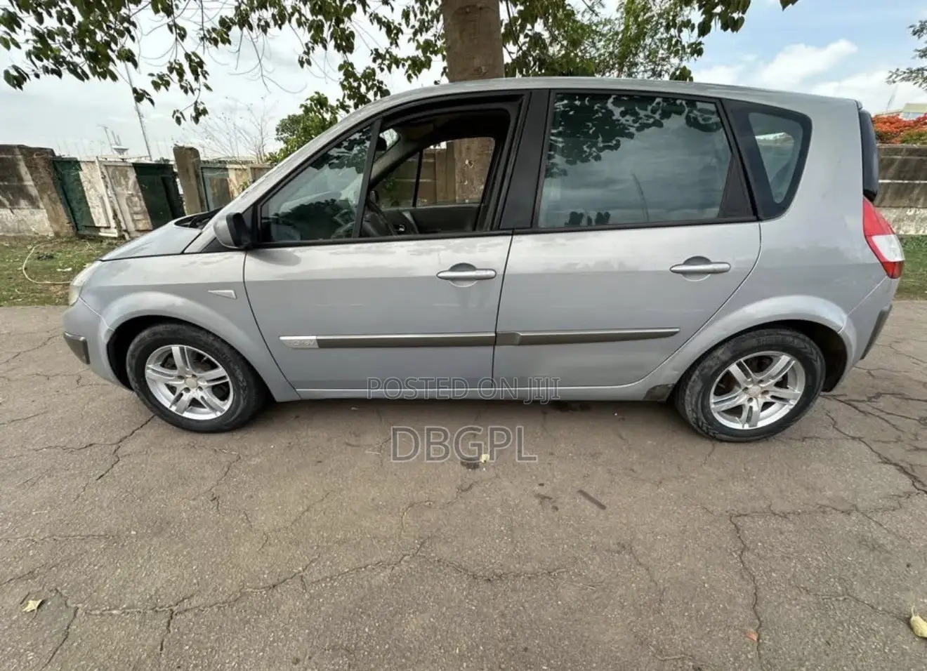 Renault 11 2011 Gray