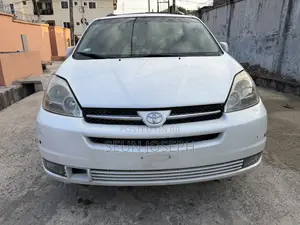 Toyota Sienna XLE Limited 2005 White