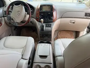 Toyota Sienna XLE Limited 2005 White