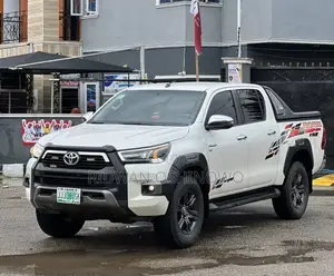 Toyota Hilux Revo Smart Cab Petrol 2.7 RWD 2021 White