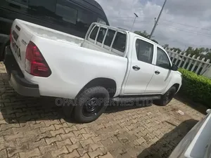 New Toyota Hilux 2025 White
