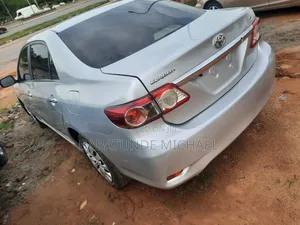 Toyota Corolla 2012 Silver